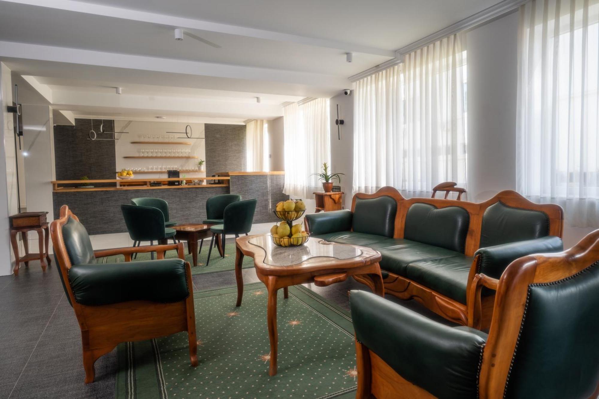 Hotel Mio City Kula Luaran gambar